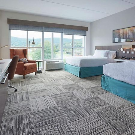 Hilton Garden Inn Corning Downtown Екстер'єр фото