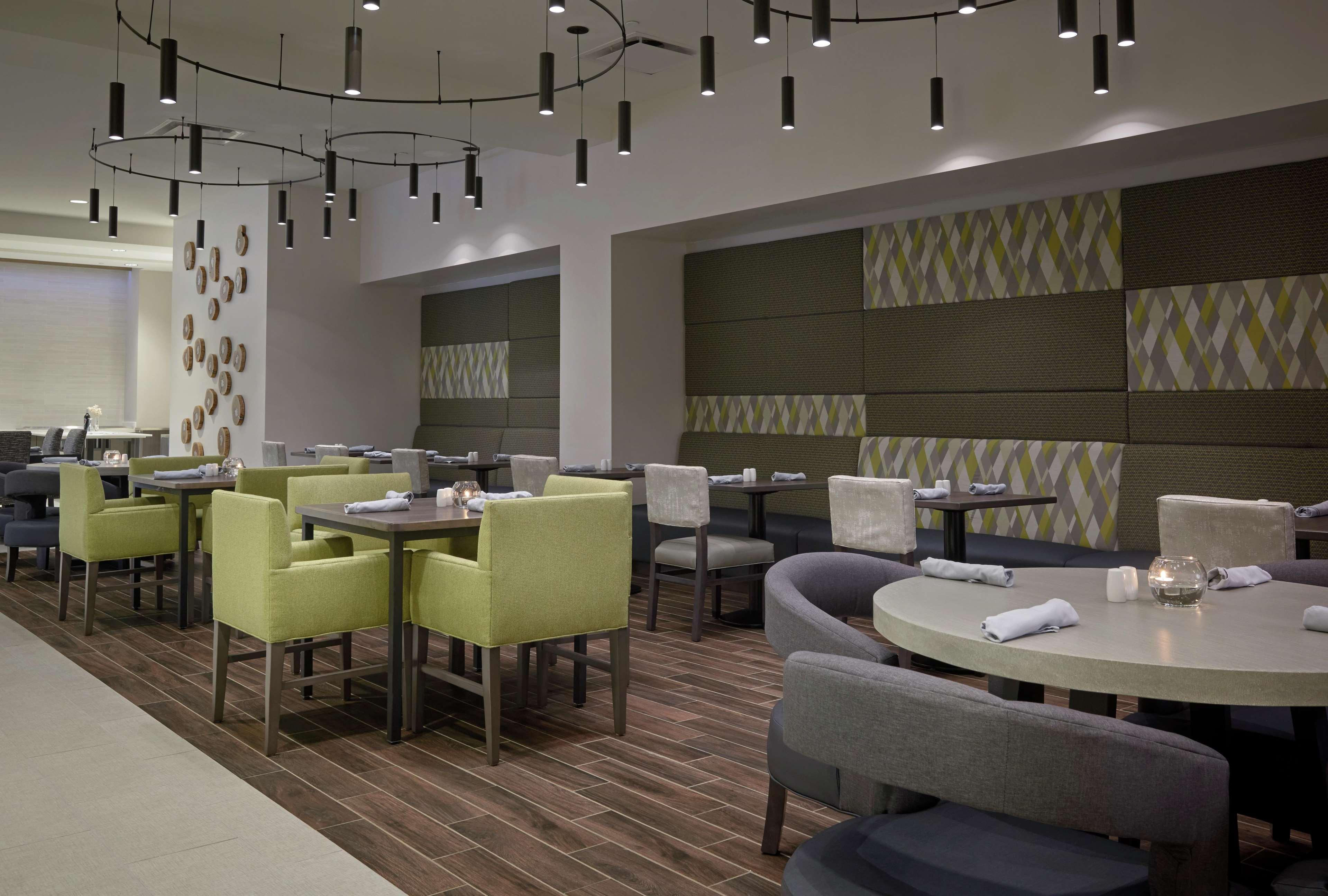 Hilton Garden Inn Corning Downtown Екстер'єр фото