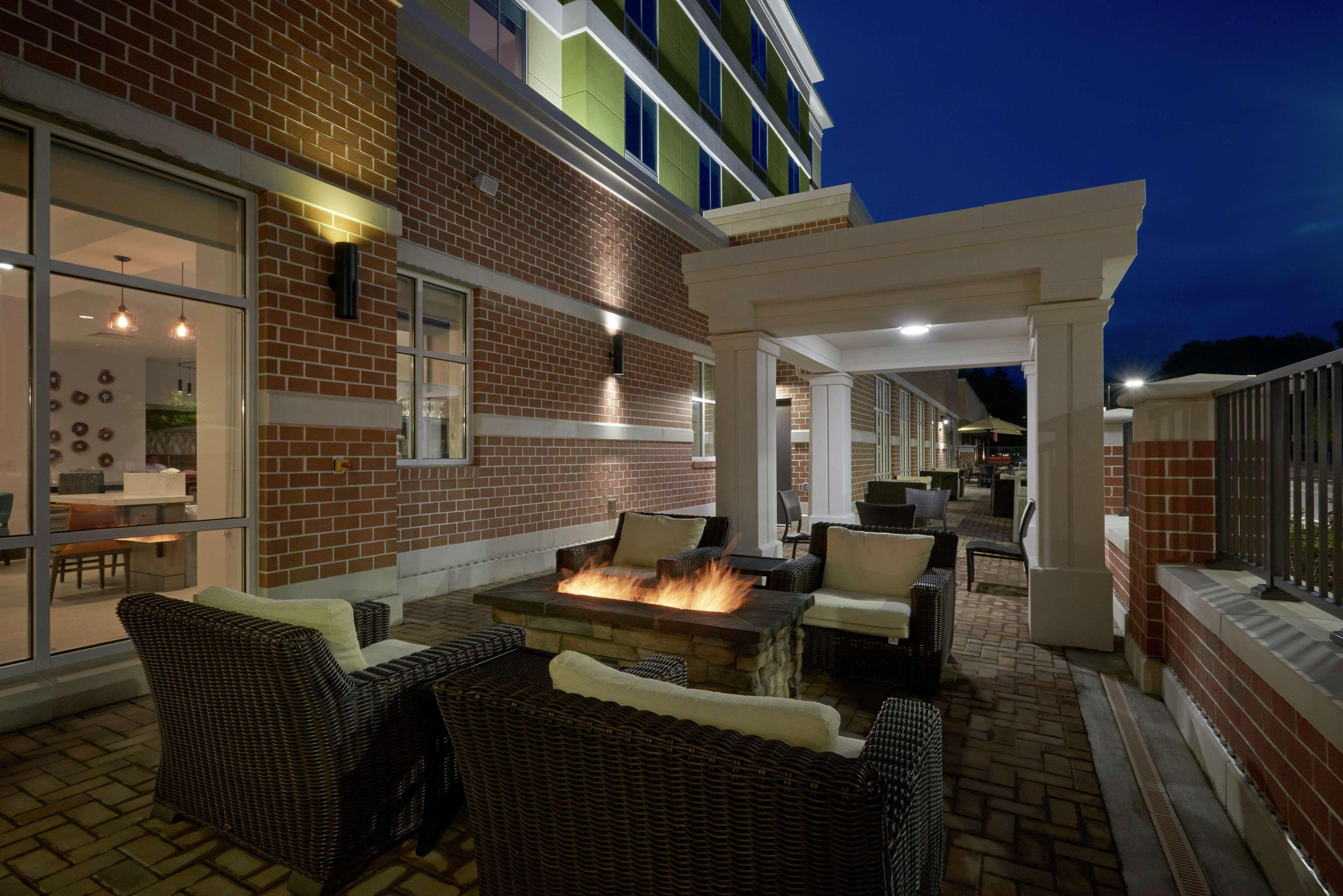 Hilton Garden Inn Corning Downtown Екстер'єр фото