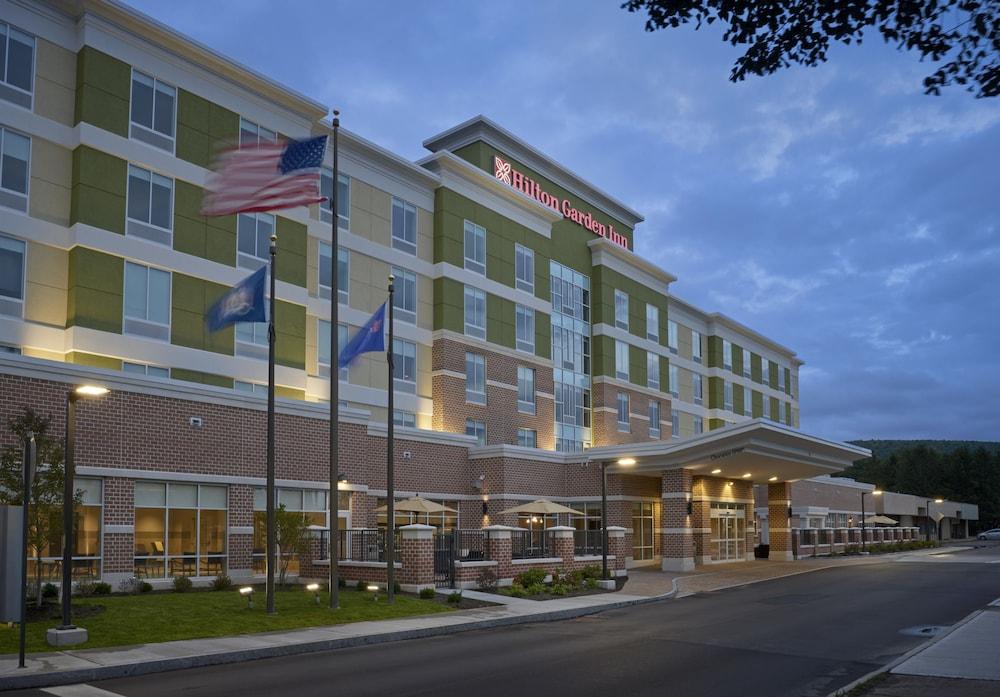 Hilton Garden Inn Corning Downtown Екстер'єр фото