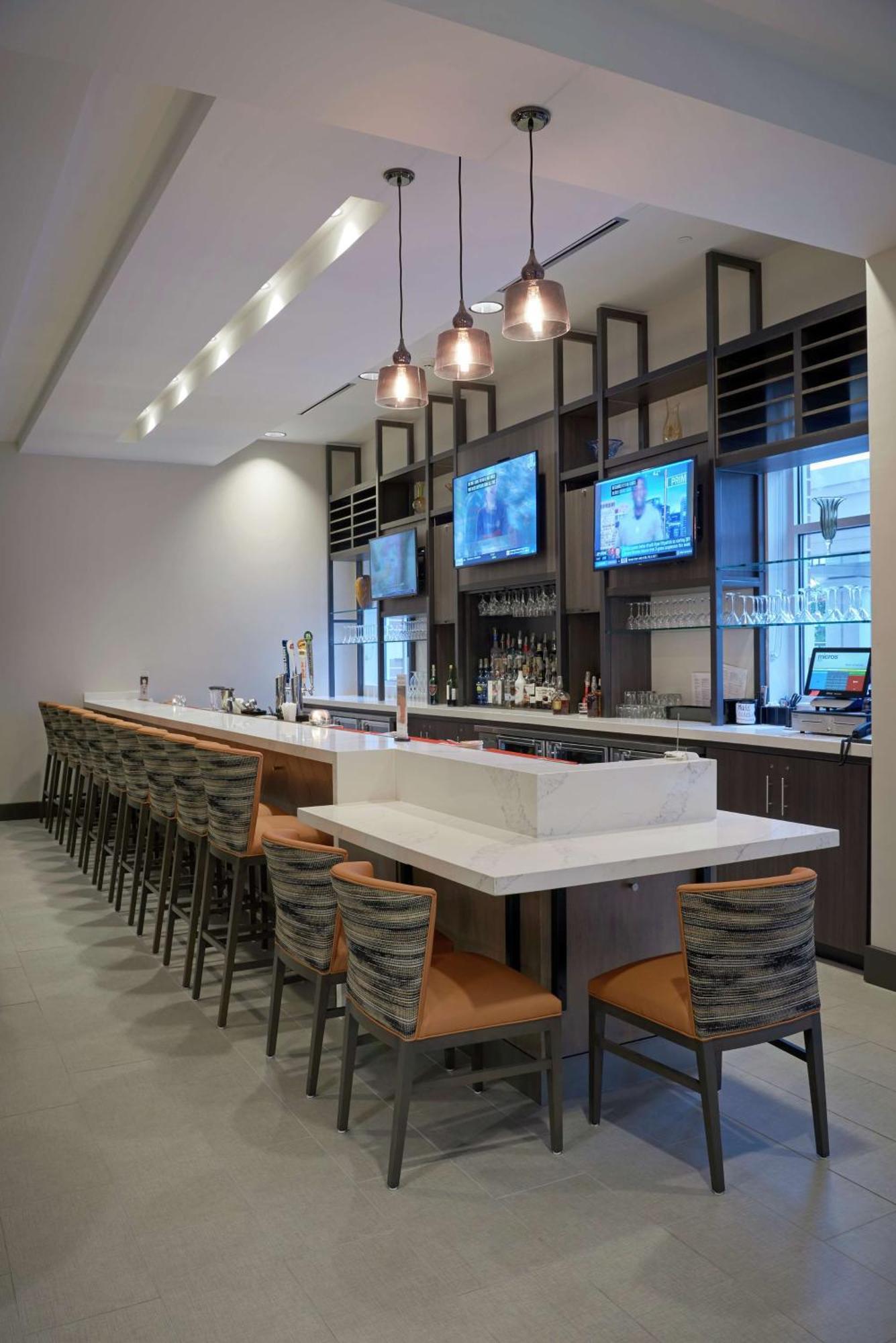 Hilton Garden Inn Corning Downtown Екстер'єр фото